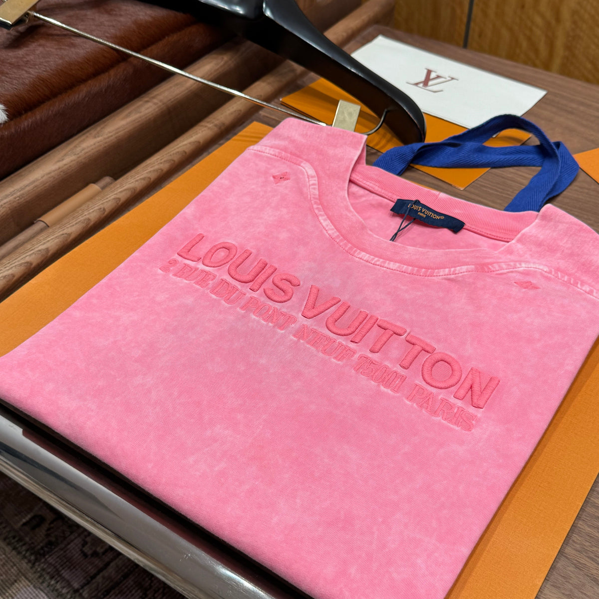LOU T-SHIRT