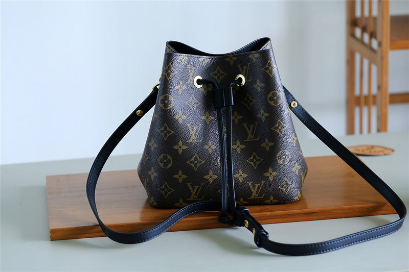 I W Fashion Lu-Vi bags - 8580