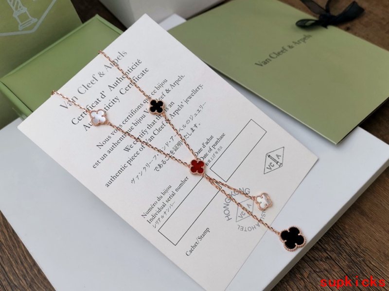 Van Cleef & Arples Jewelry