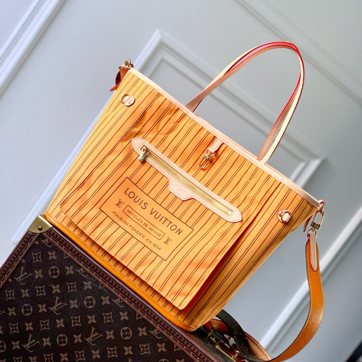 LOU NEVERFULL INSIDE OUT MM TOTE BAG