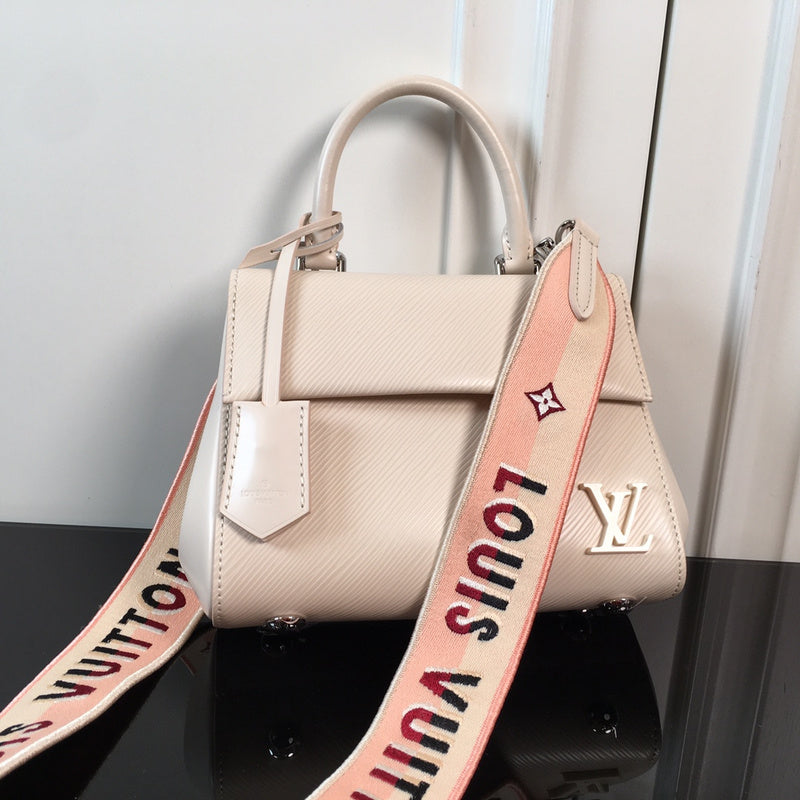 I W Fashion Lu-Vi bags - 17101
