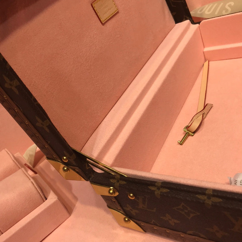 I W Fashion Lu-Vi bags - 9482