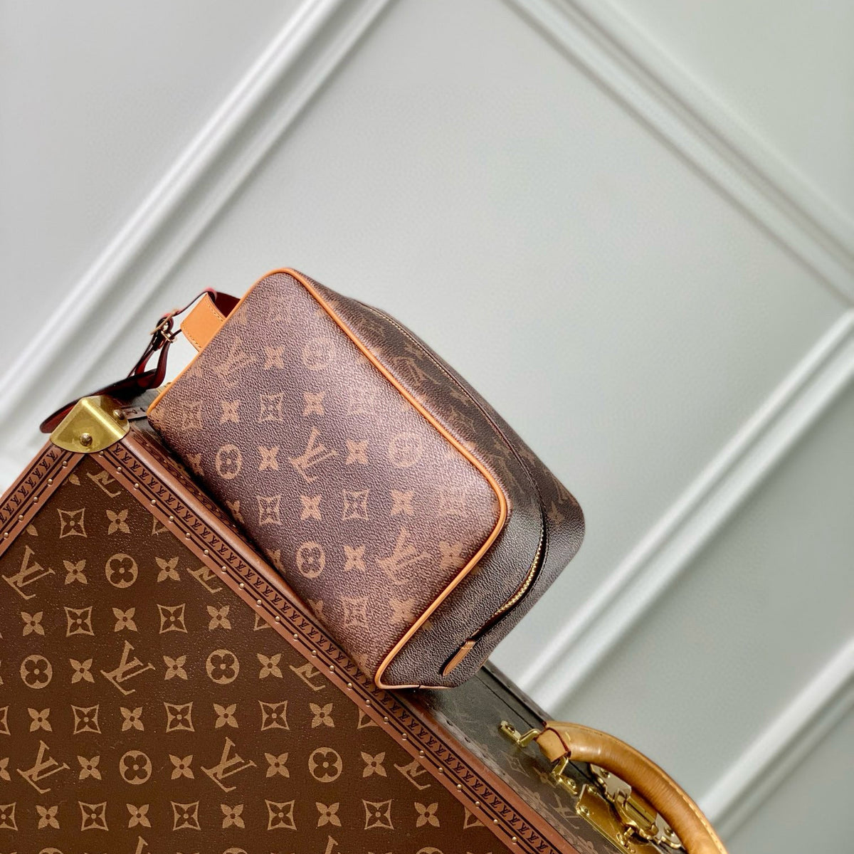 LOU LOCKER DOPP KIT