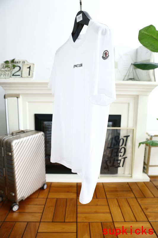 Moncler Luxury Cloth
