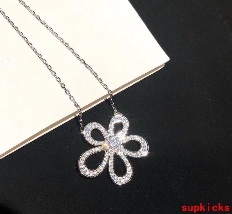 Van Cleef & Arples Jewelry