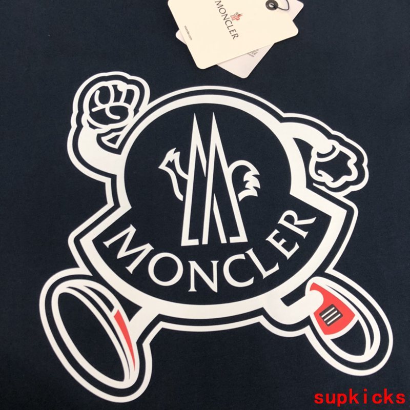 Moncler Luxury Cloth
