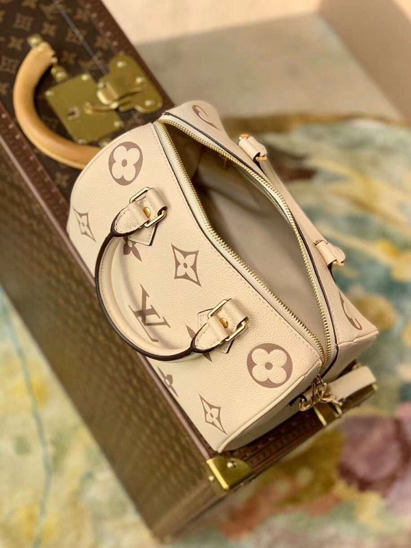 I W Fashion Lu-Vi bags - 17459