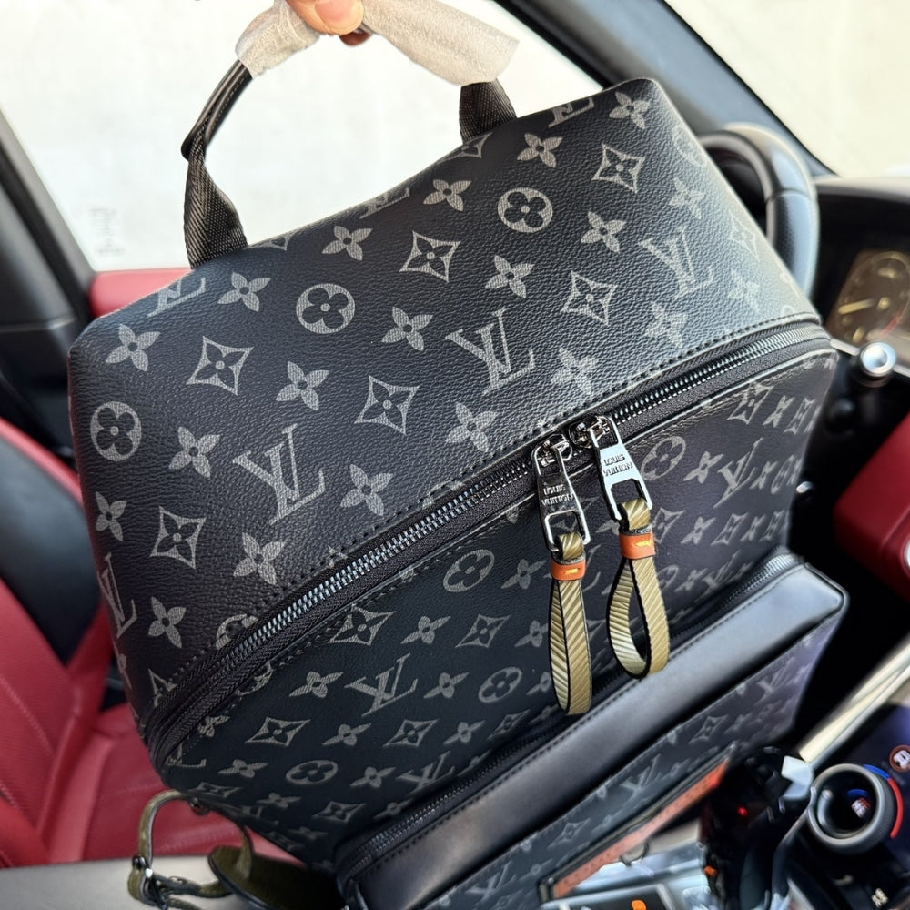 LV DISCOVERY BACKPACK MONOGRAM BLACK 37CM