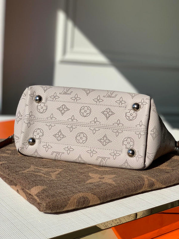 LOV2 Bags - Luxurious Bags  991