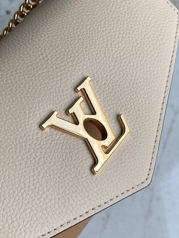 LOV2 Bags - Luxurious Bags  946