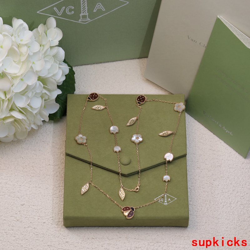 Van Cleef & Arples Jewelry