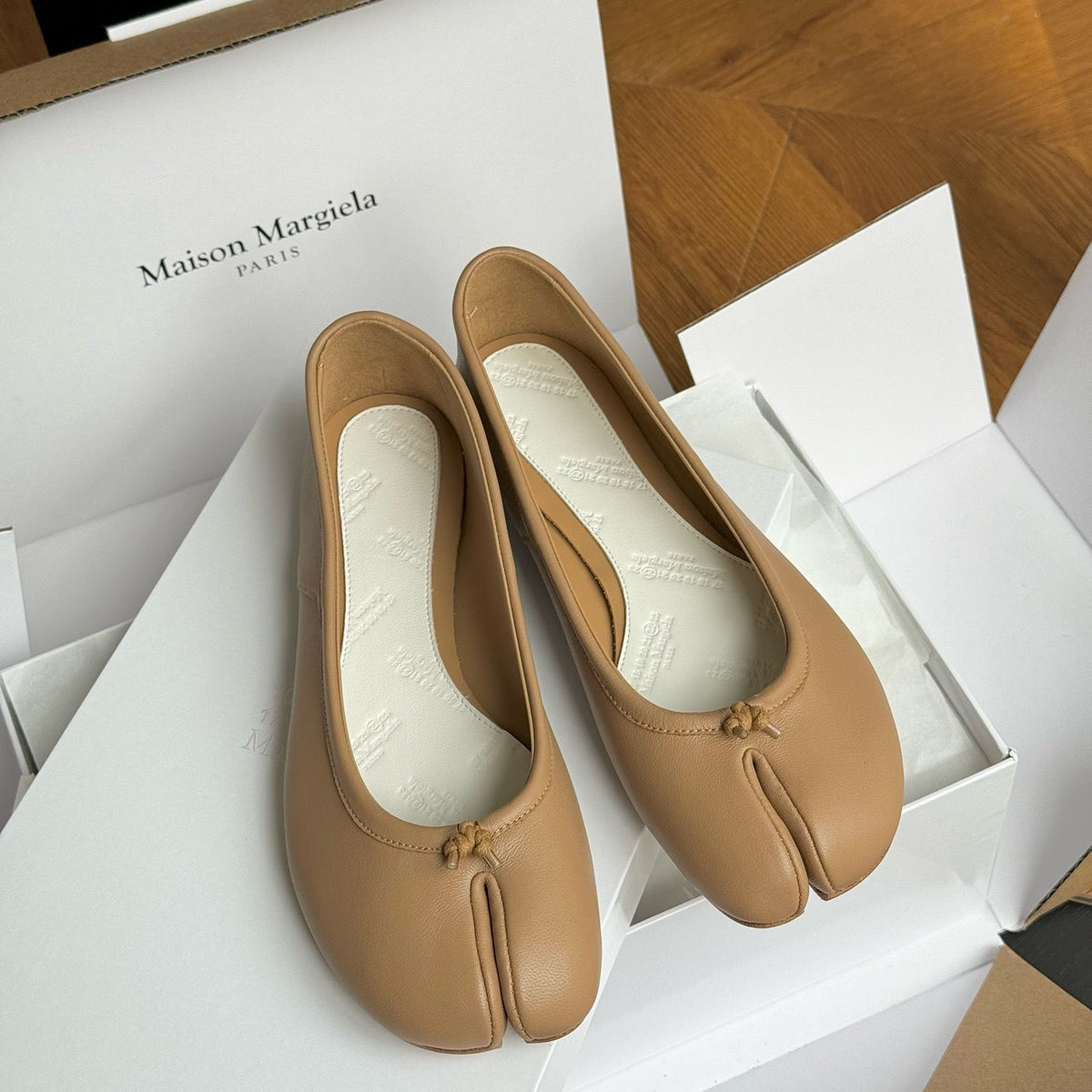 MAISON M TABI BALLET FLATS