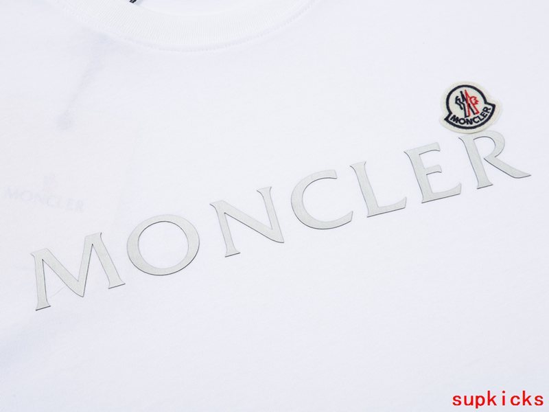 Moncler Luxury Cloth