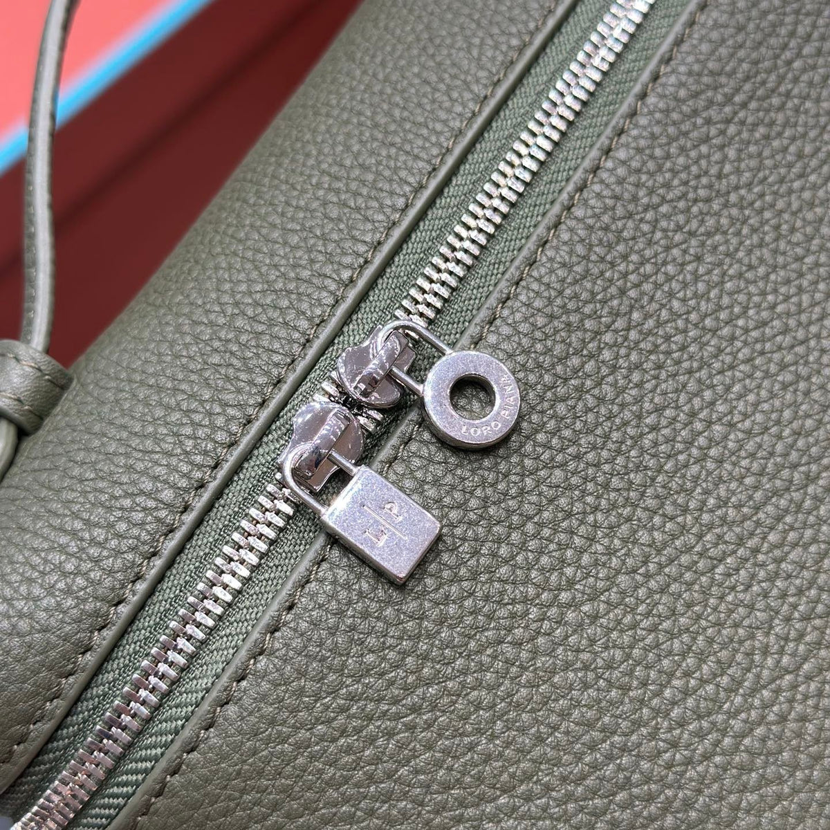 LORO P EXTRA POCKET L19 BAG