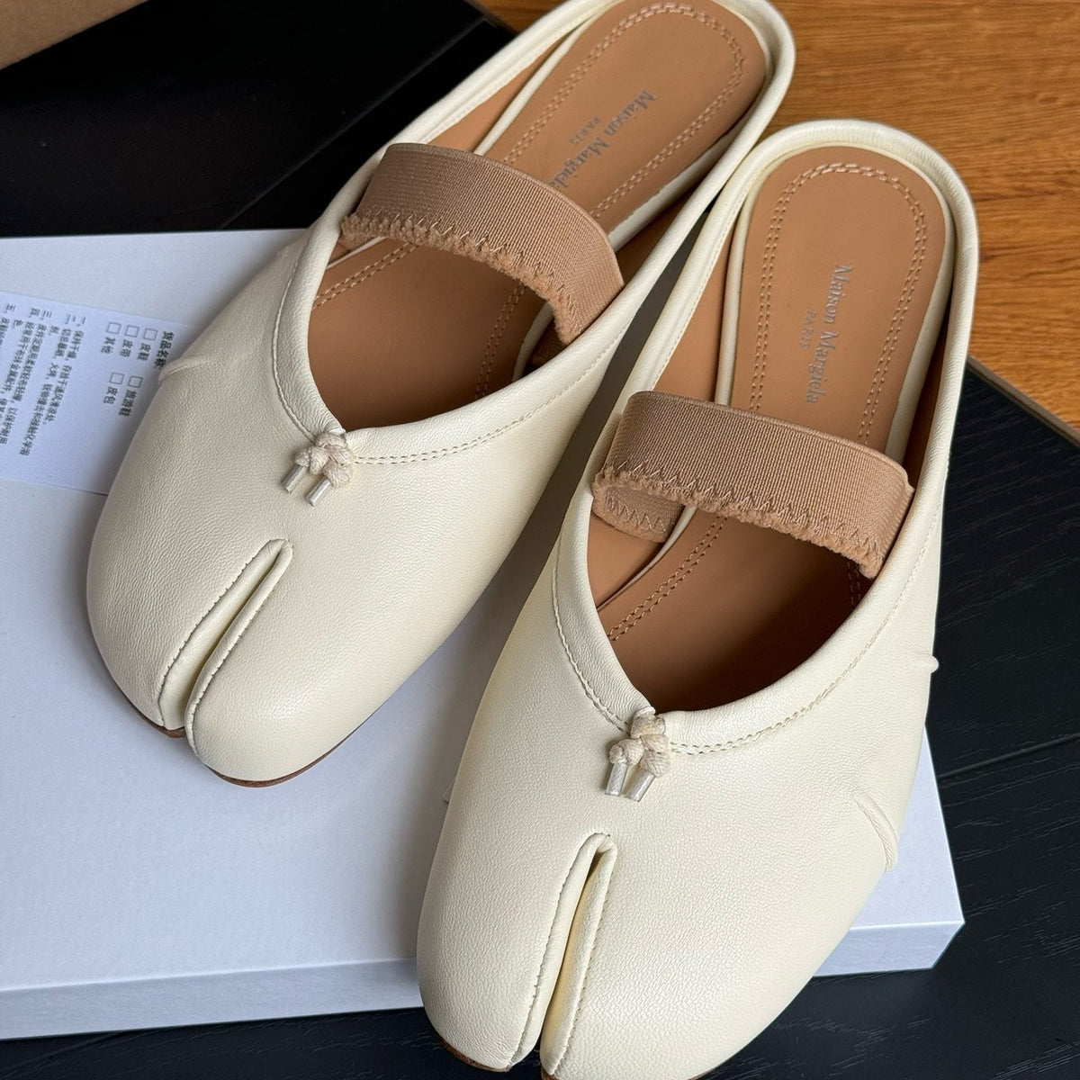 MAISON M TABI BALLET FLATS