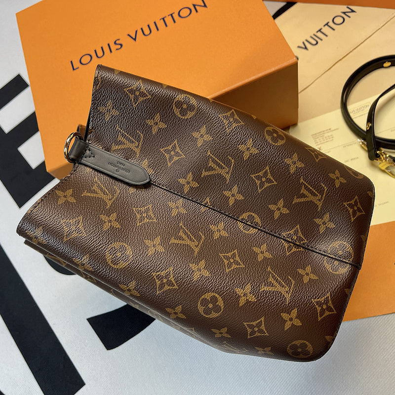 I W Fashion Lu-Vi bags - 8580