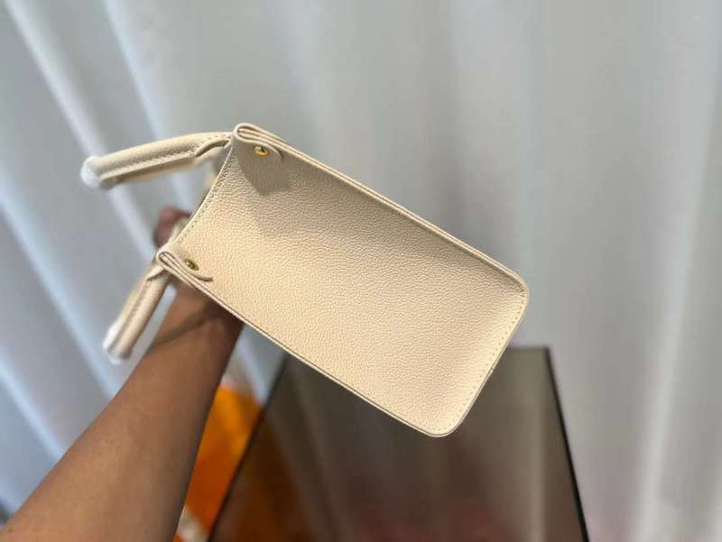 I W Fashion Lu-Vi bags - 11414