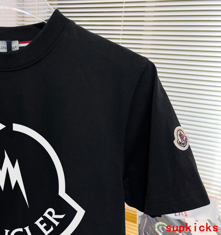 Moncler Luxury Cloth
