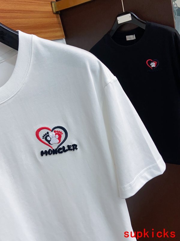 Moncler Luxury Cloth