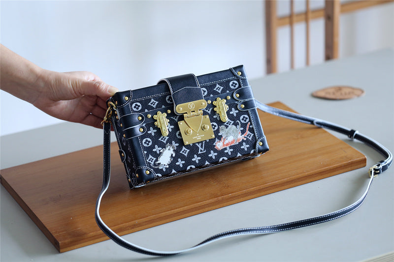 I W Fashion Lu-Vi bags - 8211