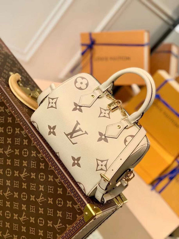 I W Fashion Lu-Vi bags - 17459