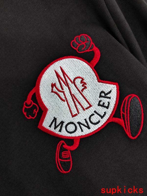 Moncler Luxury Cloth