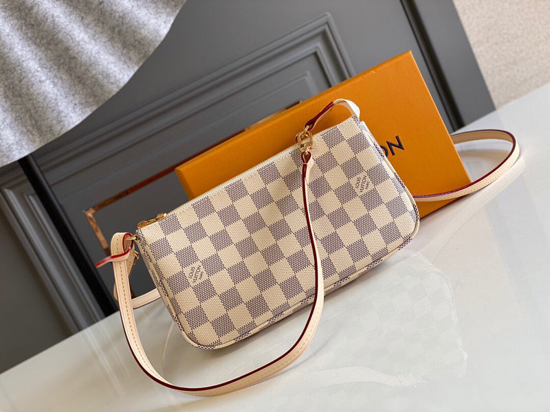 I W Fashion Lu-Vi bags - 17061