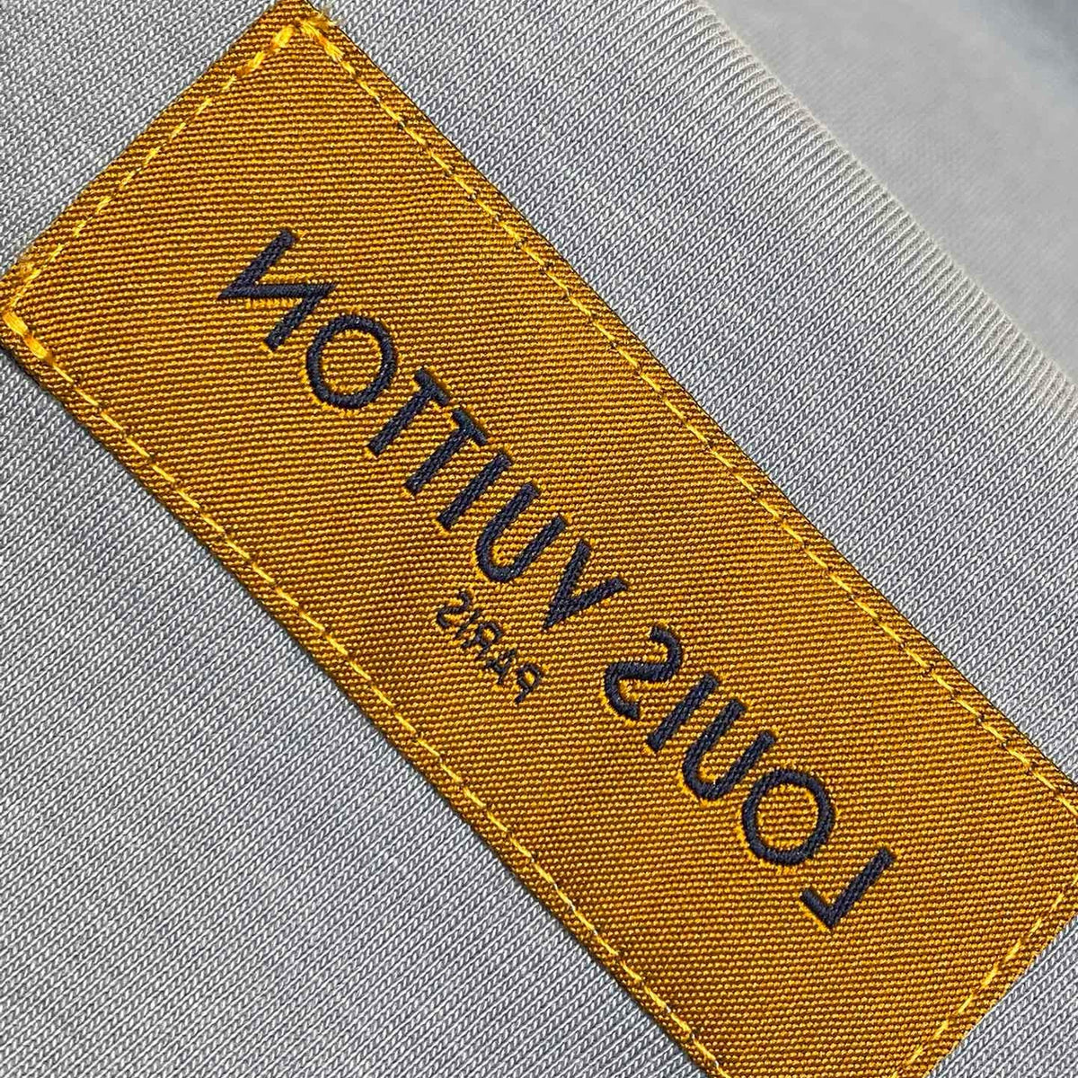 LOU T-SHIRT