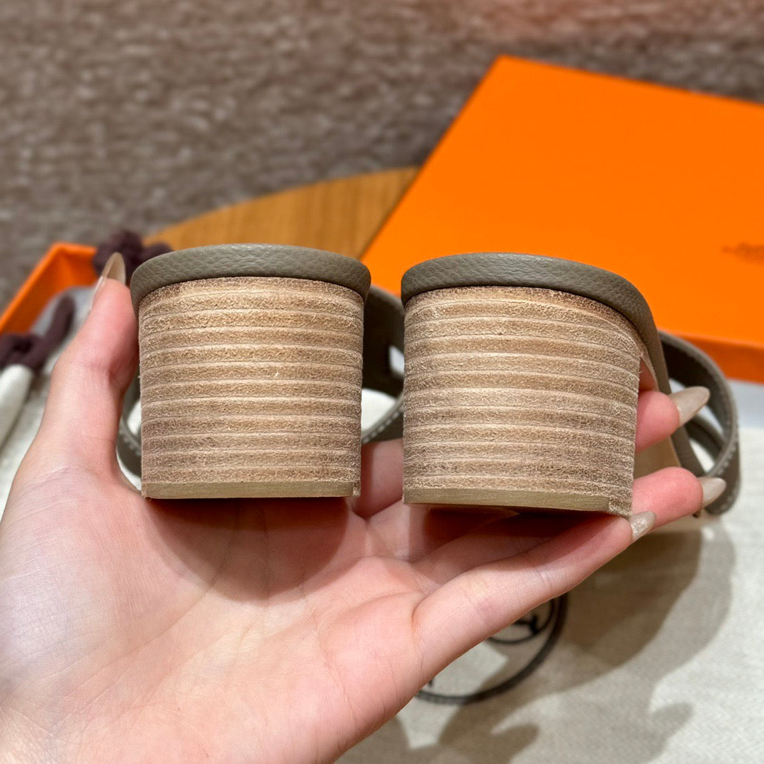 HERM OASIS SANDALS
