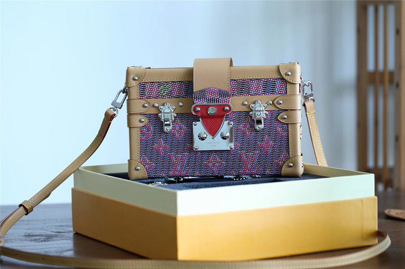 I W Fashion Lu-Vi bags - 8209