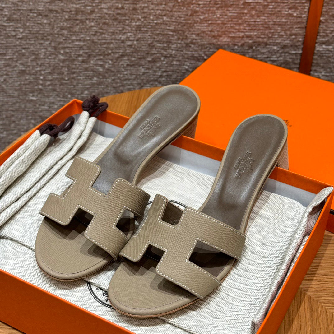HERM OASIS SANDALS