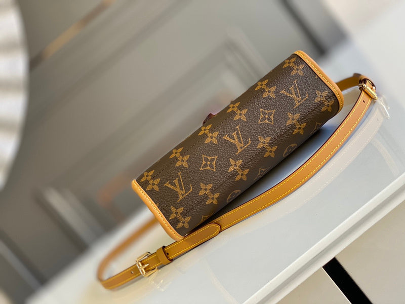 I W Fashion Lu-Vi bags - 17005
