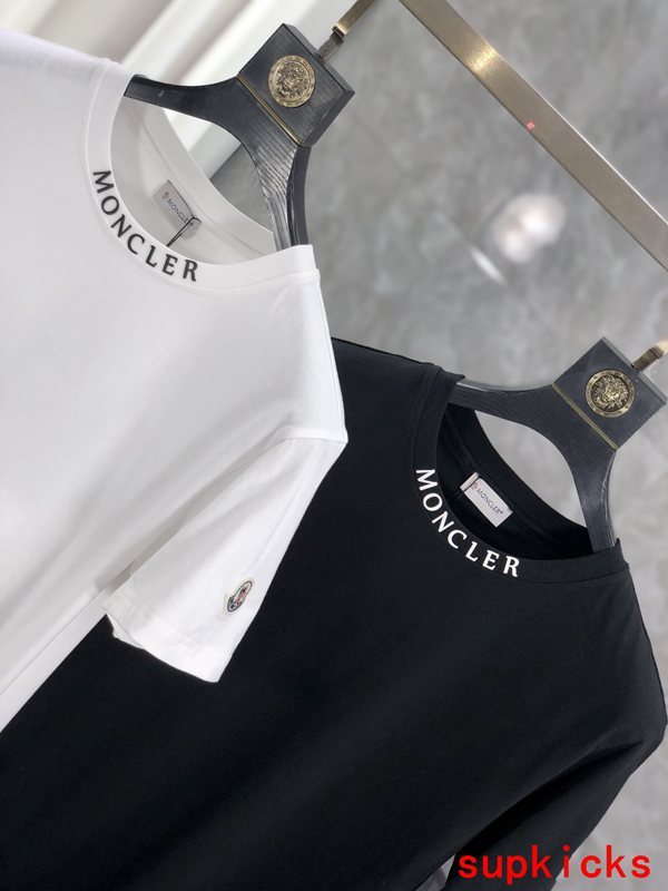 Moncler Luxury Cloth
