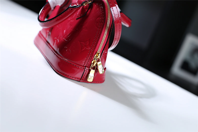 I W Fashion Lu-Vi bags - 8305