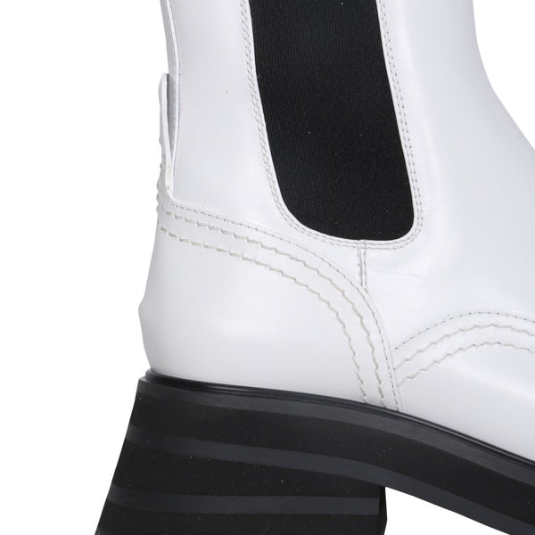 Alexander Mcqueen Women Wander Chelsea Boots