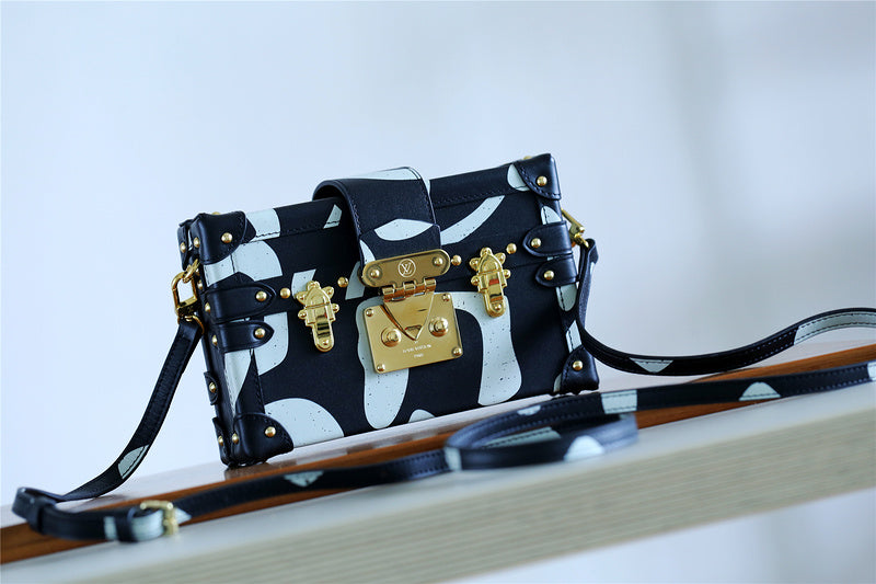 I W Fashion Lu-Vi bags - 8207