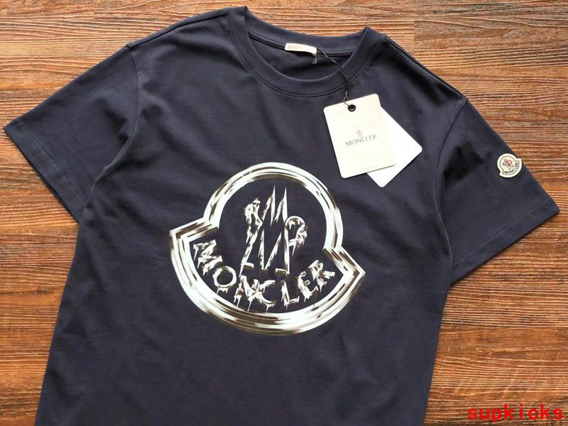 Moncler Luxury Cloth