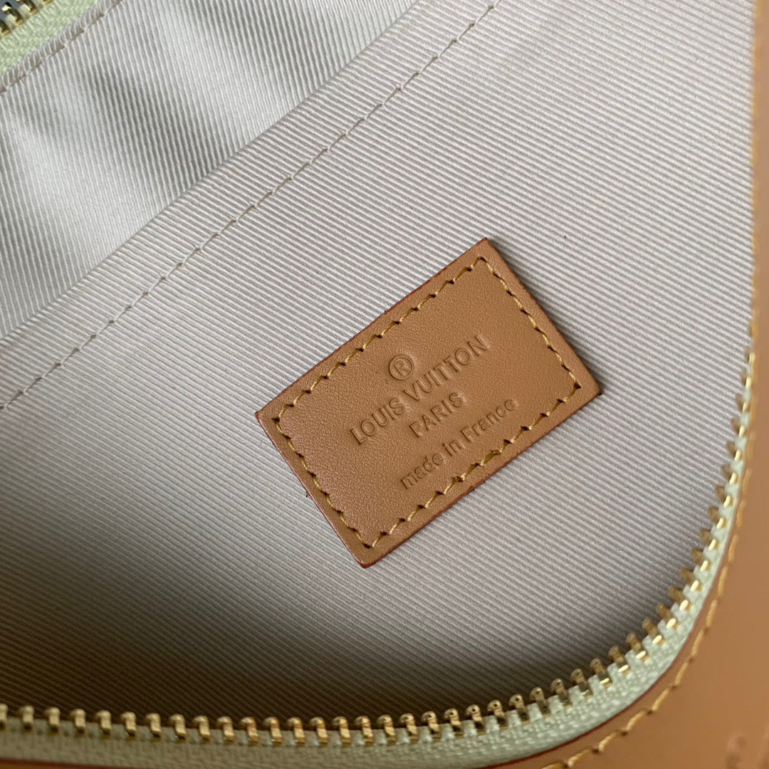 LOU POCHETTE VOYAGE SOUPLE POUCH