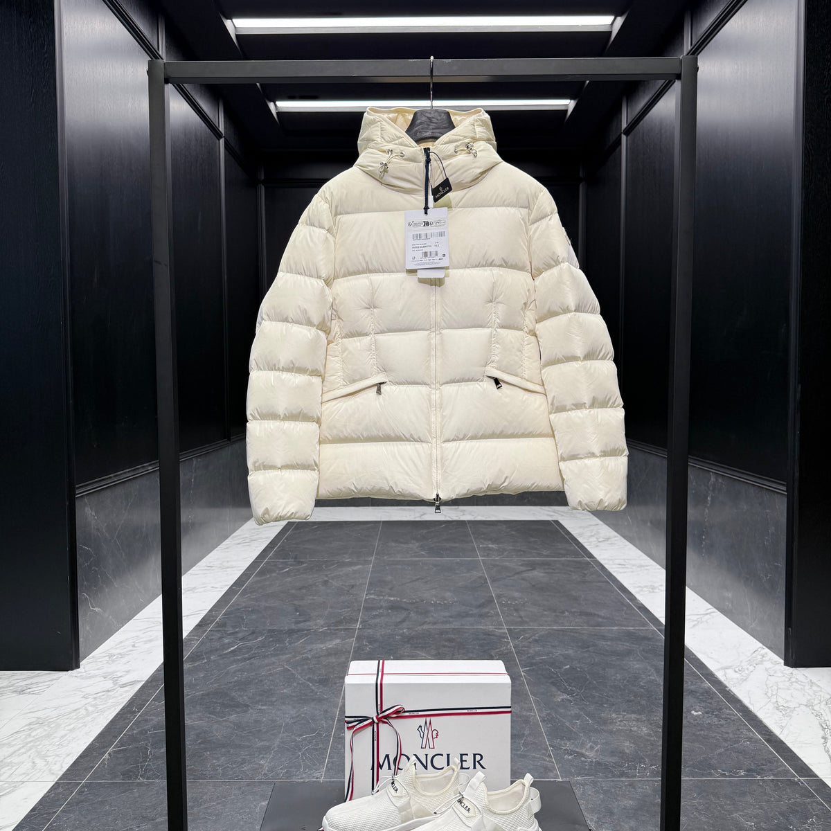 MONC AVOCE JACKET