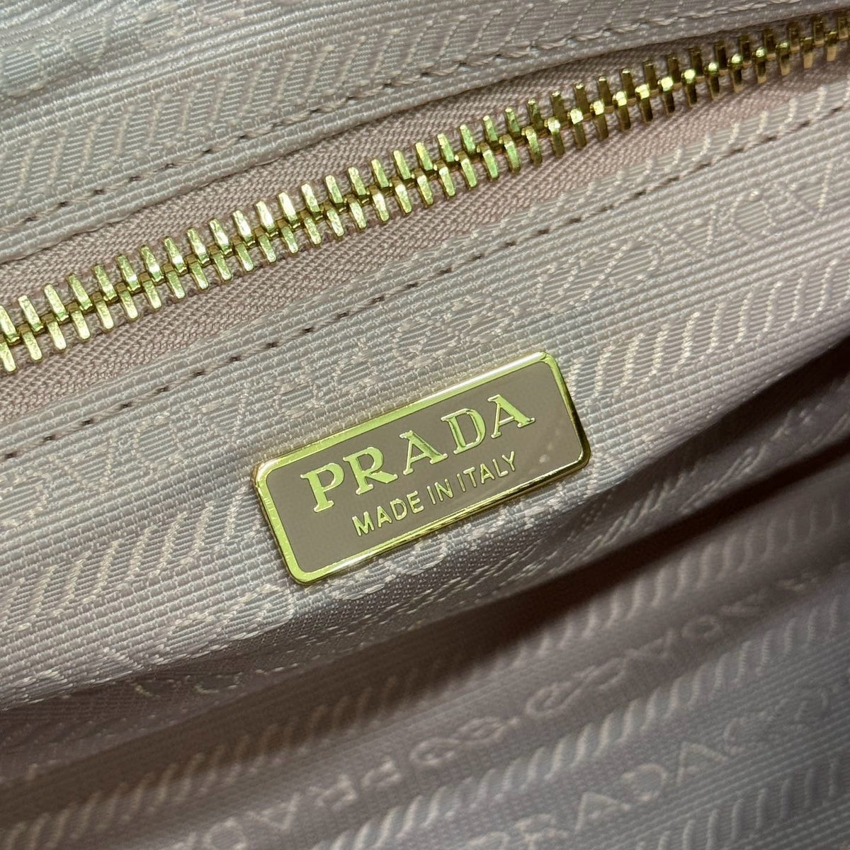 PD MEDIUM LEATHER HANDBAG