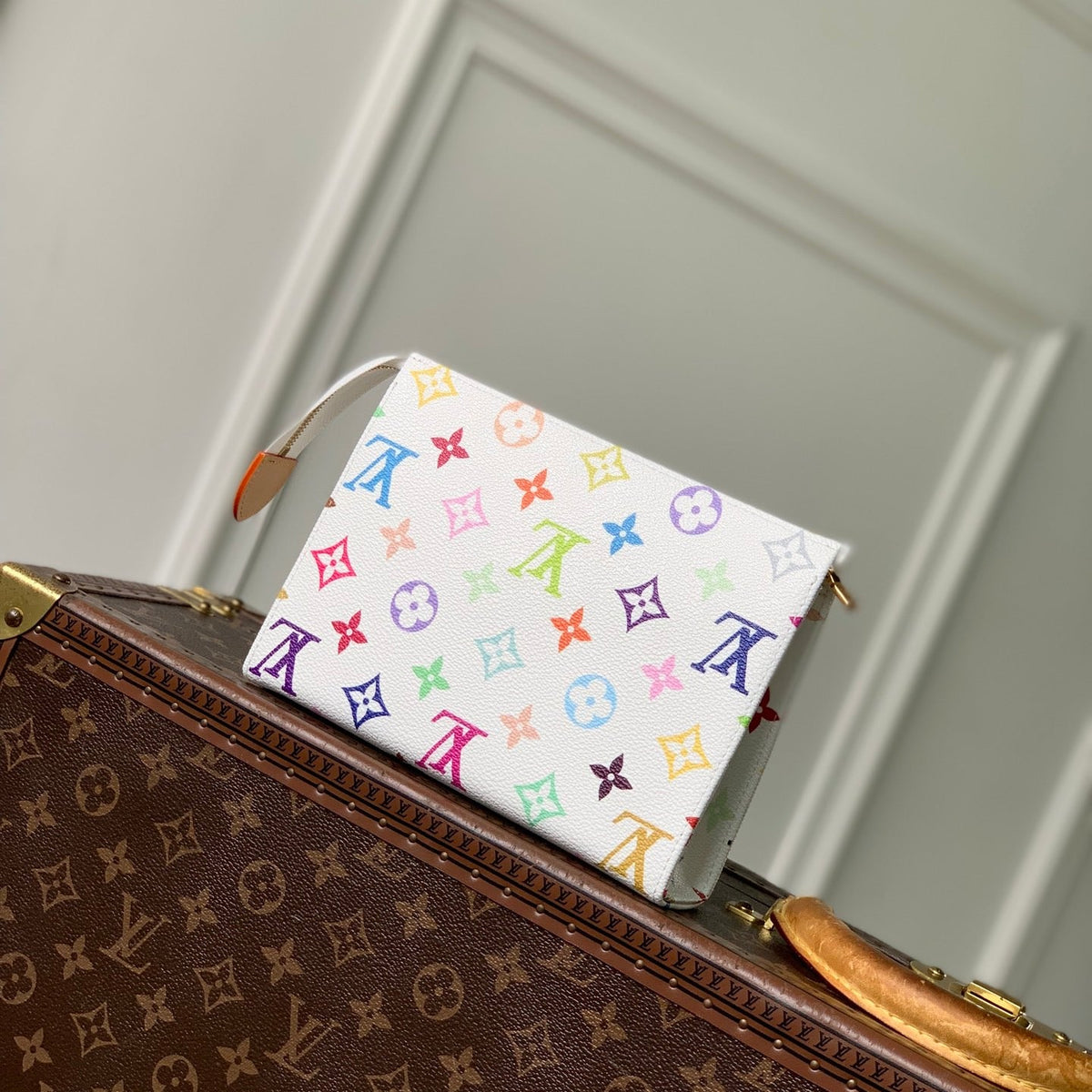 LOU x MURAKAMI 19 TOILETRY POUCH