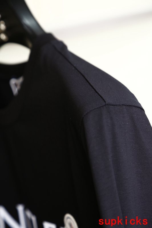 Moncler Luxury Cloth