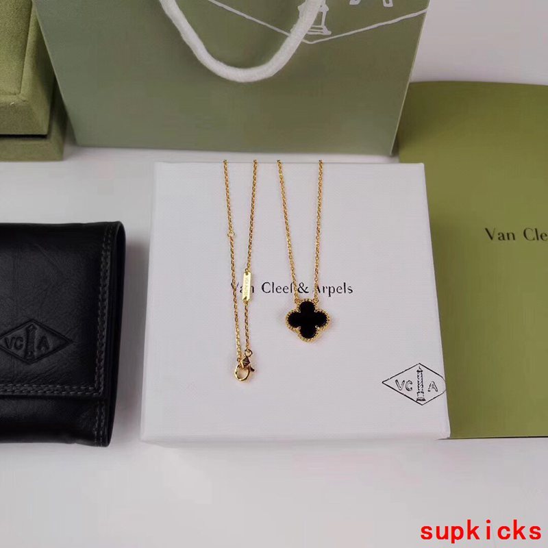 Van Cleef & Arples Jewelry