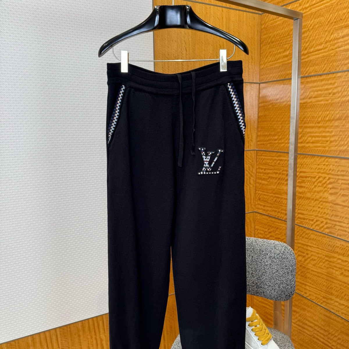 LOU JOGGERS