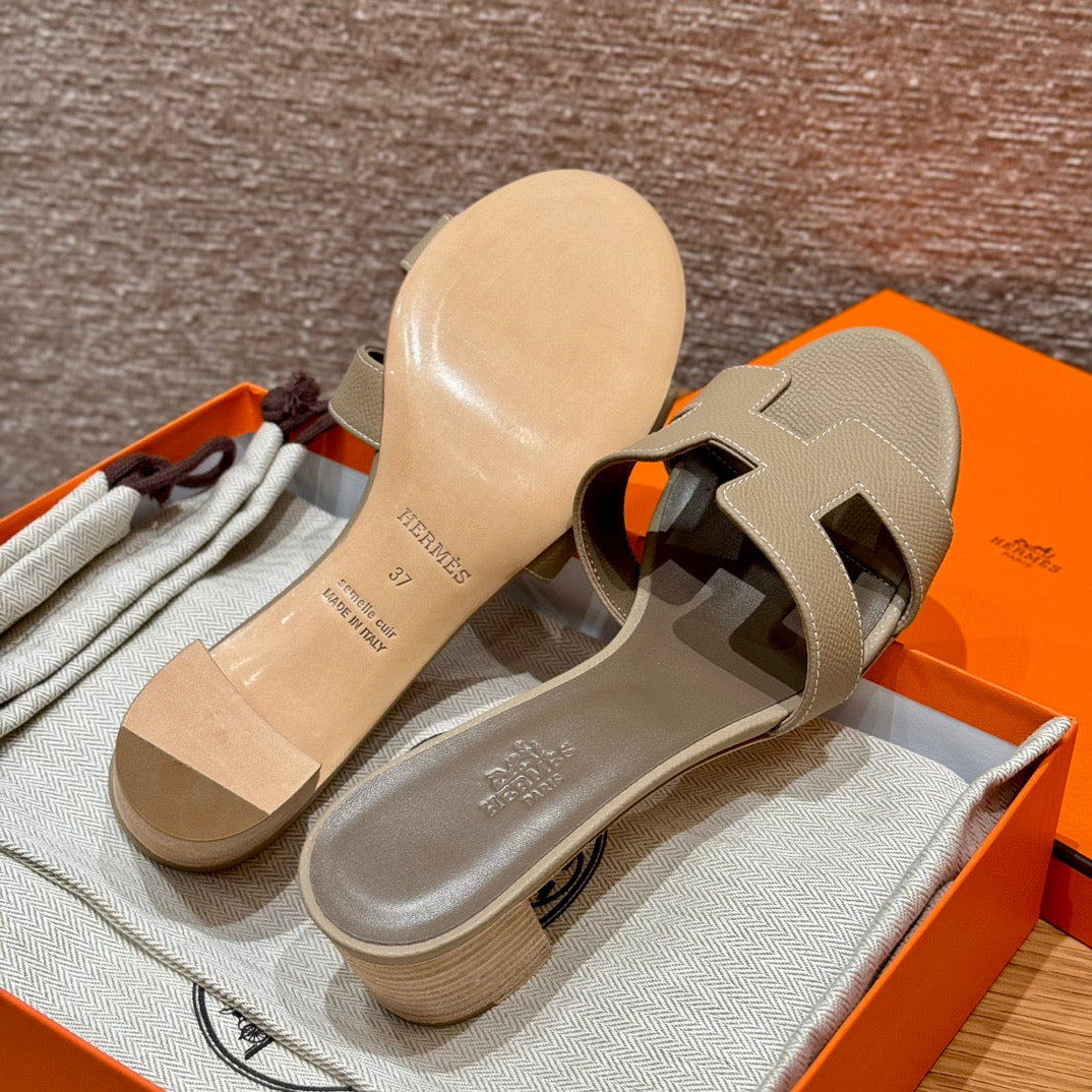 HERM OASIS SANDALS
