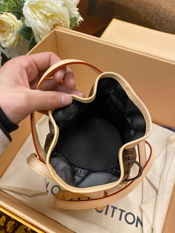 LOV2 Bags - Luxurious Bags  2698