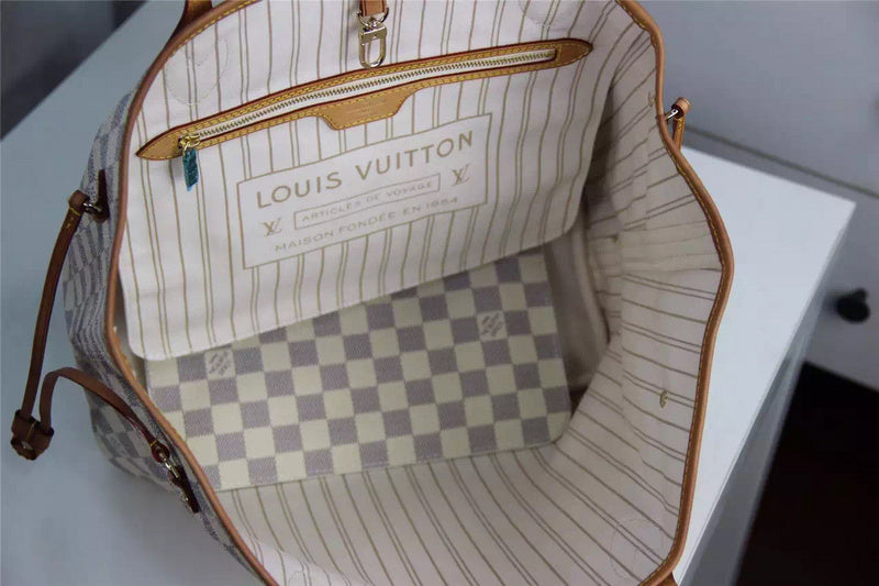 I W Fashion Lu-Vi bags - 8100