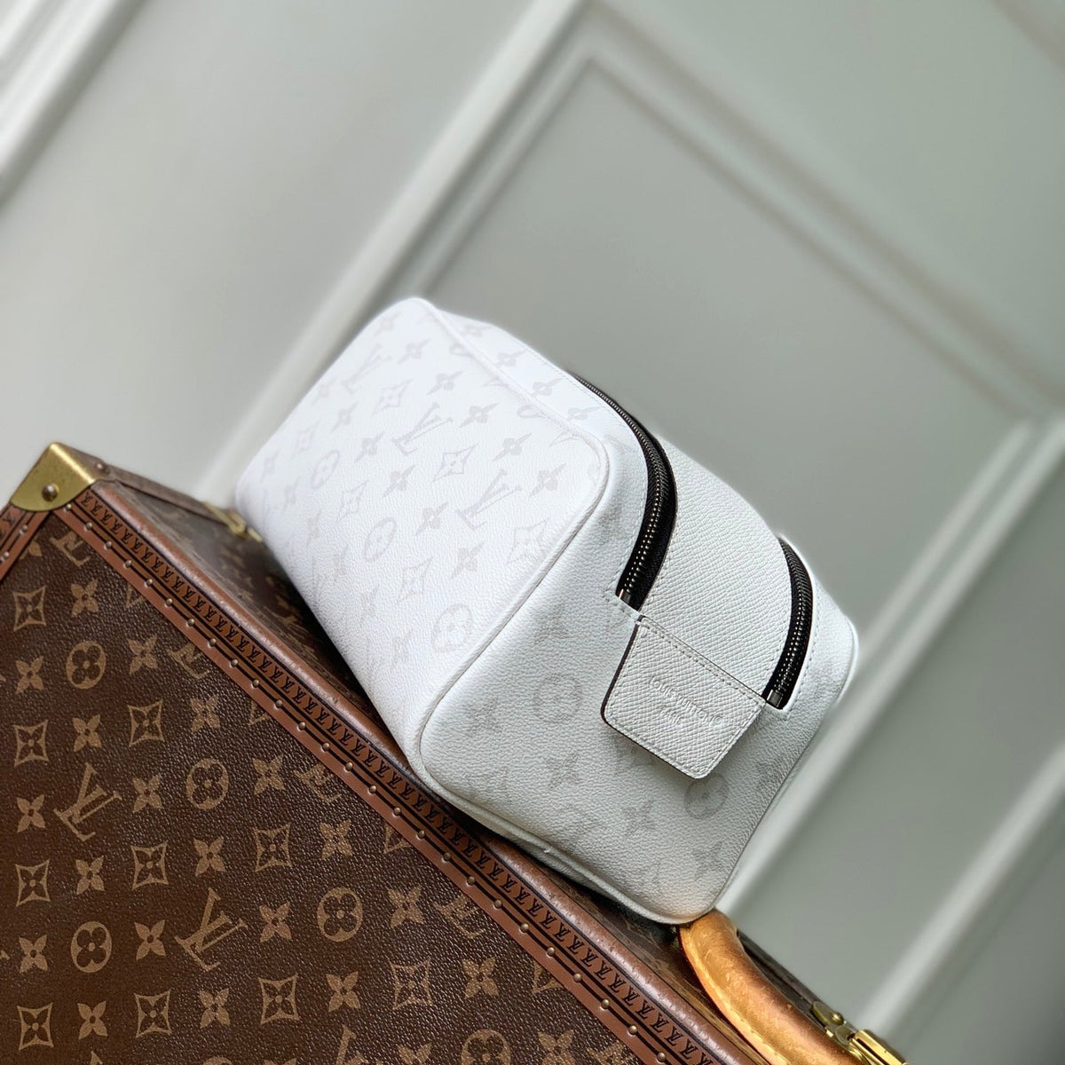 LOU DOPP KIT TOILETRY BAG