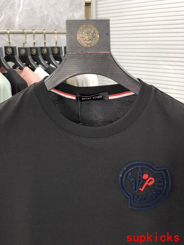 Moncler Luxury Cloth