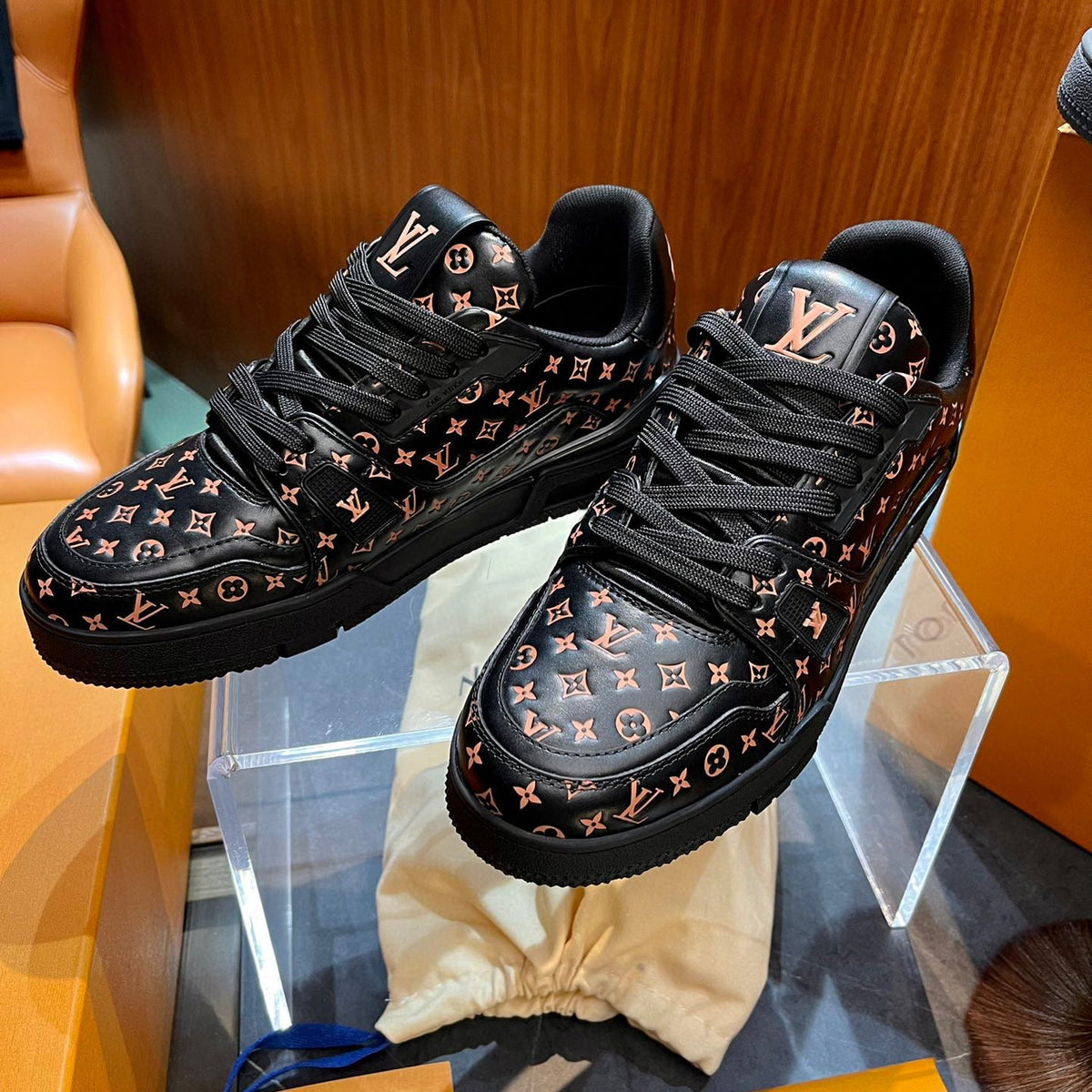LOU TRAINERS